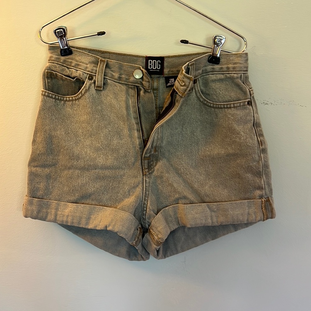 Urban Outfitters BDG Mom-high rise denim short pants: size 28, washed grey